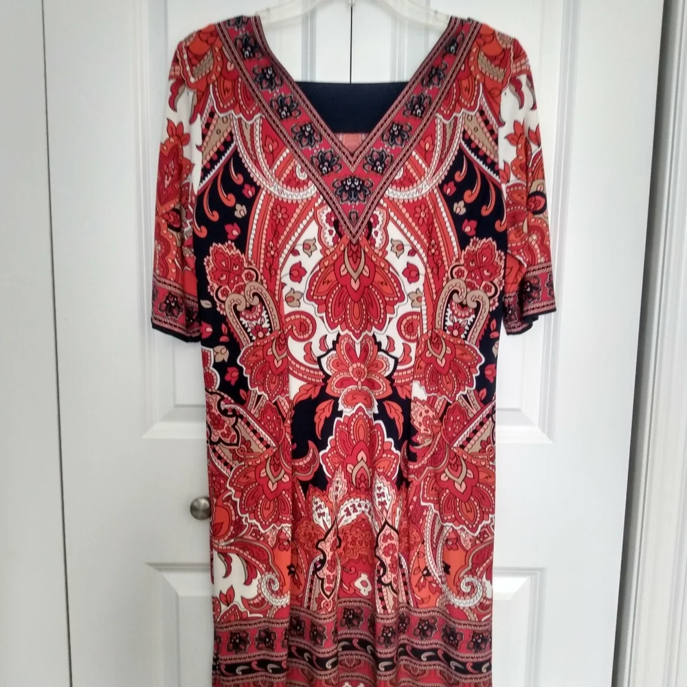 Dress - Picture 2 of 3